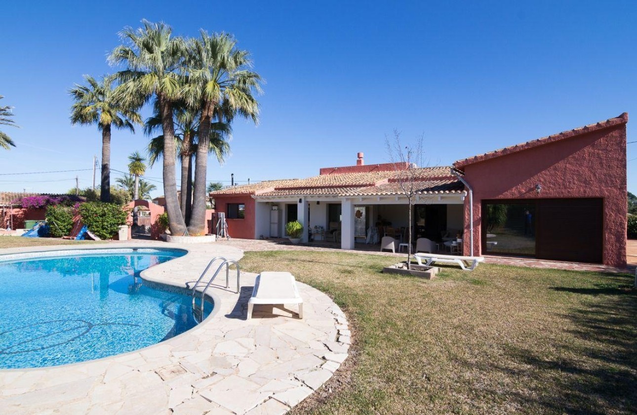 Sprzedaż - Willa wolnostojąca -
Denia - Dénia