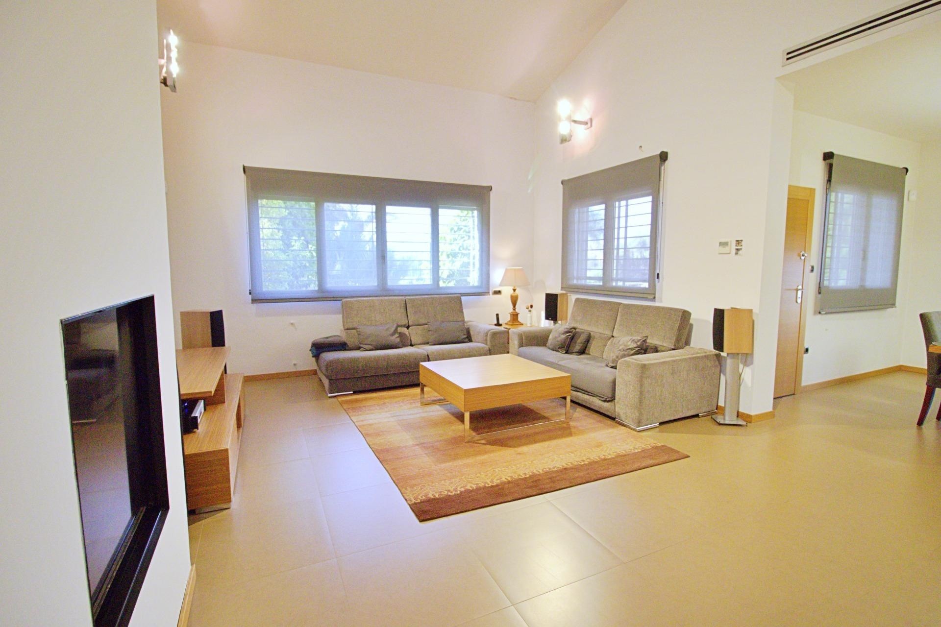 Sprzedaż - Willa wolnostojąca -
Elche - Peña las Águilas