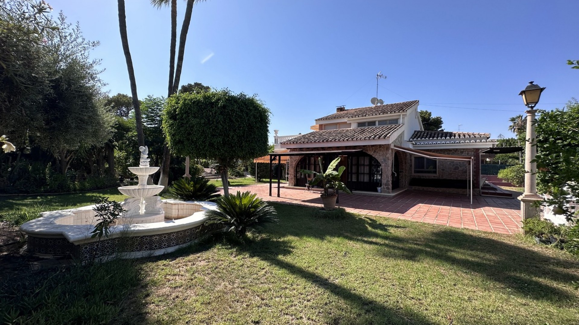 Sprzedaż - Willa wolnostojąca -
Elche