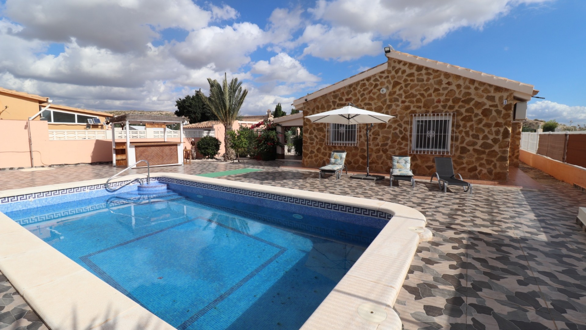 Sprzedaż - Willa wolnostojąca -
Fortuna