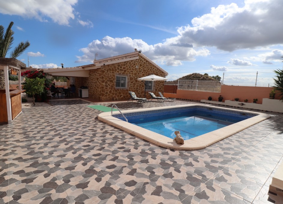 Sprzedaż - Willa wolnostojąca -
Fortuna