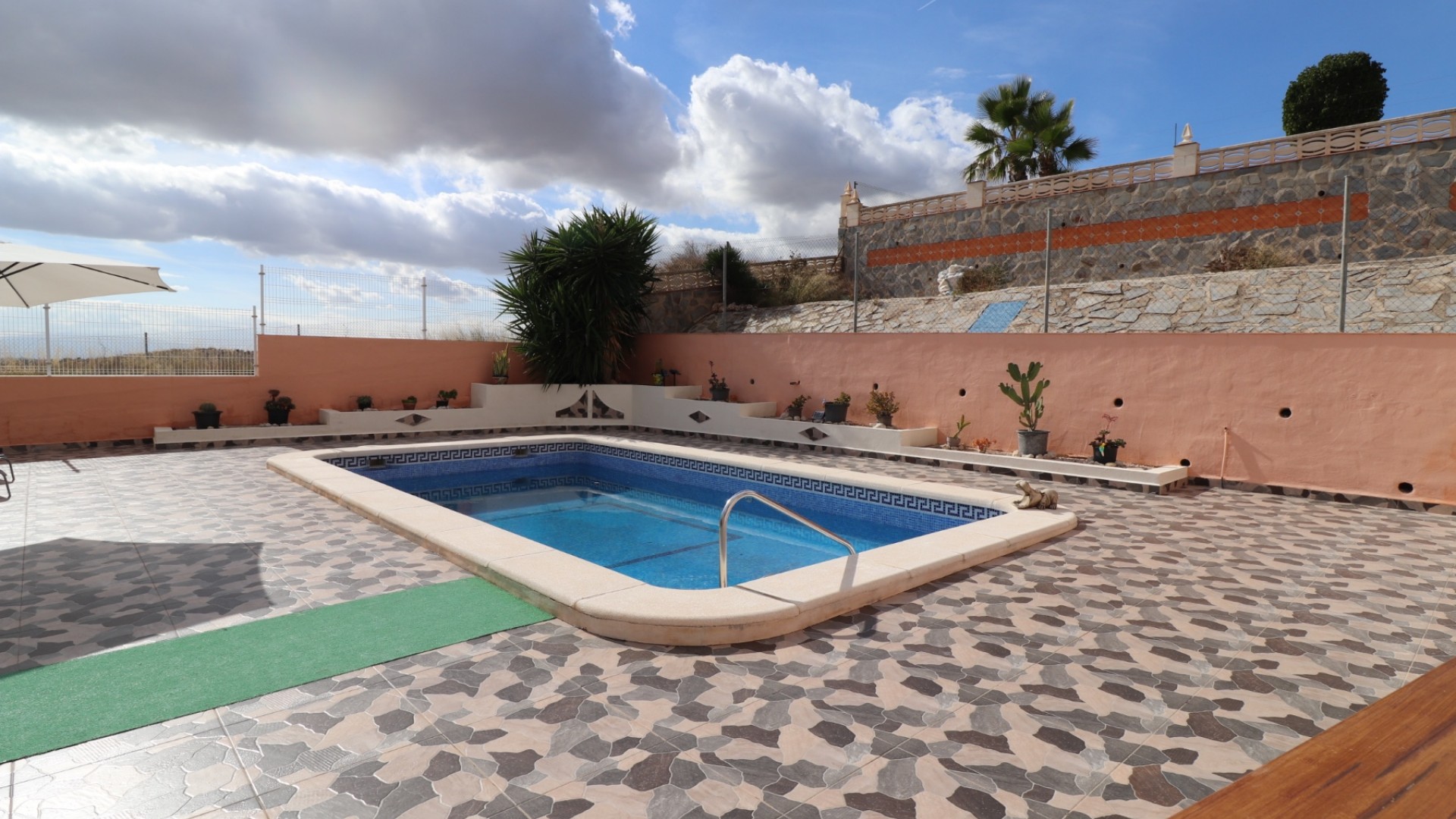 Sprzedaż - Willa wolnostojąca -
Fortuna