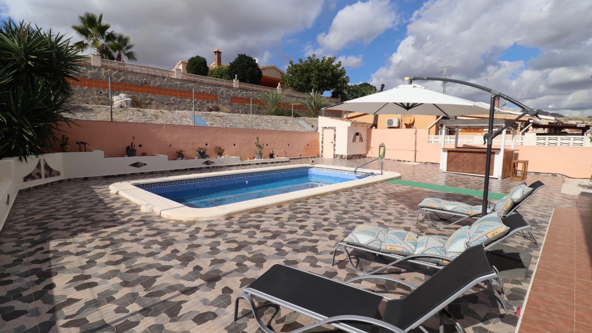 Sprzedaż - Willa wolnostojąca -
Fortuna