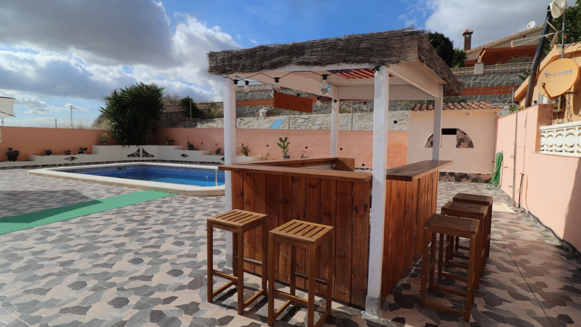 Sprzedaż - Willa wolnostojąca -
Fortuna