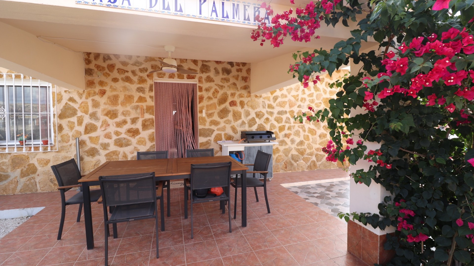 Sprzedaż - Willa wolnostojąca -
Fortuna