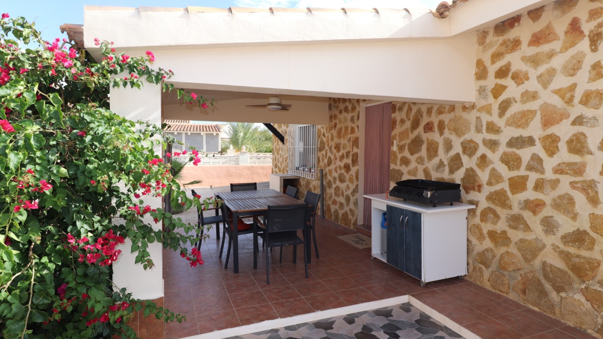 Sprzedaż - Willa wolnostojąca -
Fortuna