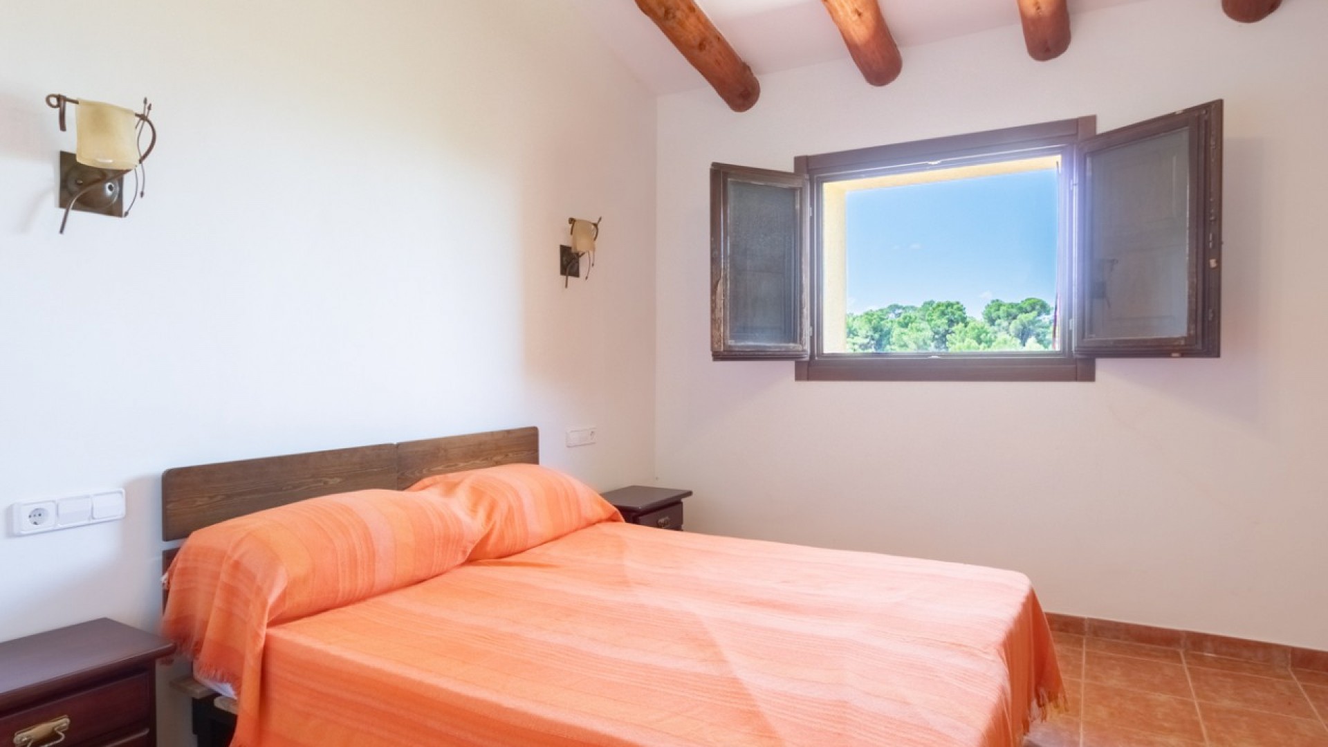 Sprzedaż - Willa wolnostojąca -
Ibi