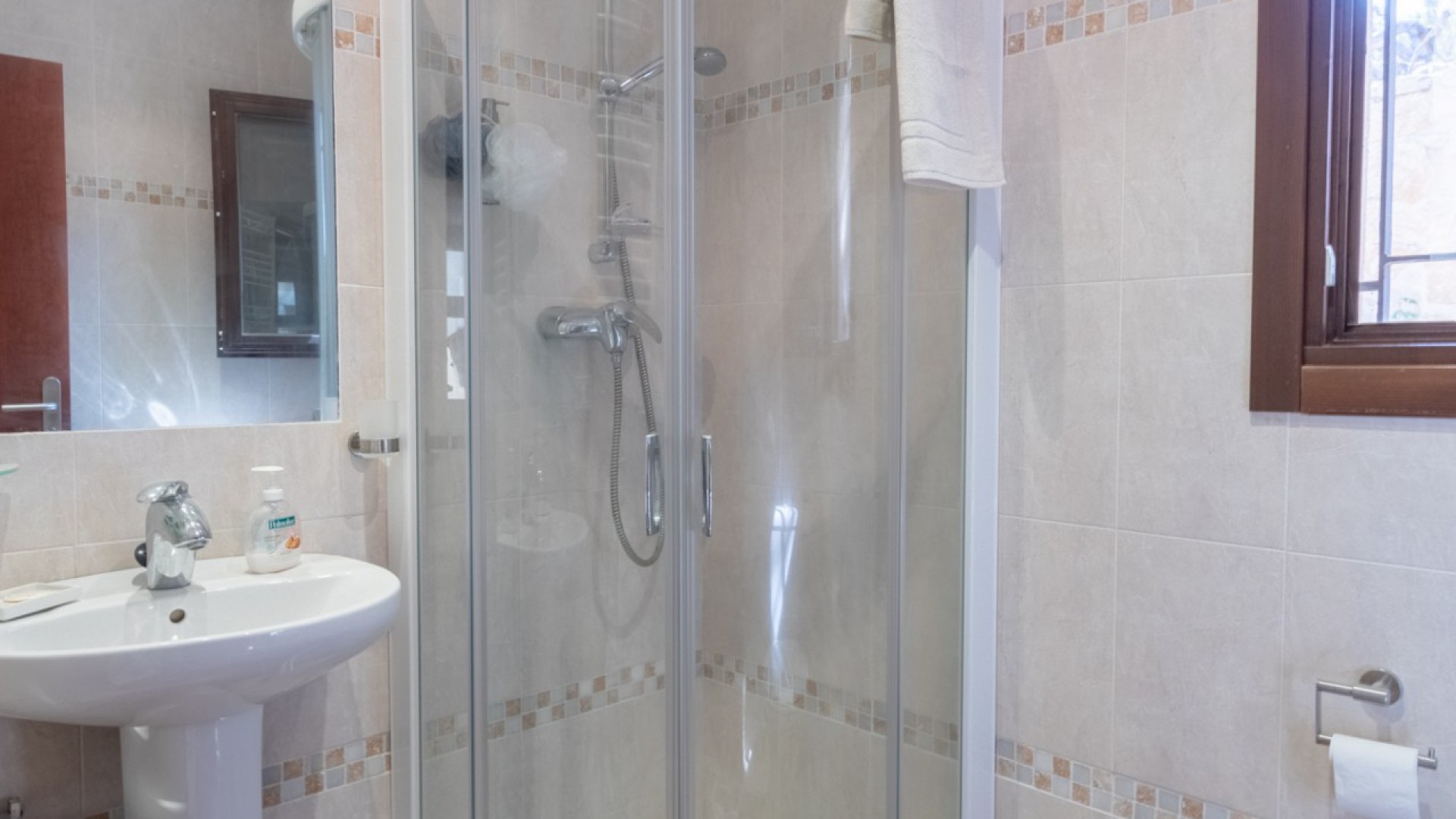 Sprzedaż - Willa wolnostojąca -
Ibi