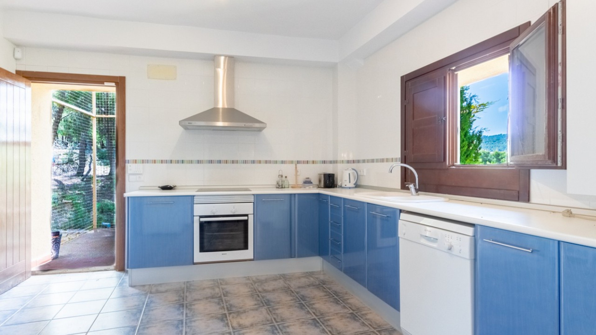 Sprzedaż - Willa wolnostojąca -
Ibi