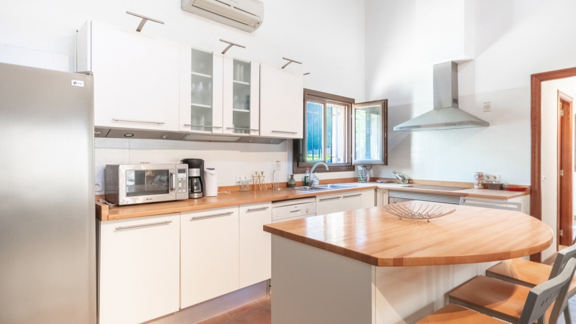 Sprzedaż - Willa wolnostojąca -
Ibi