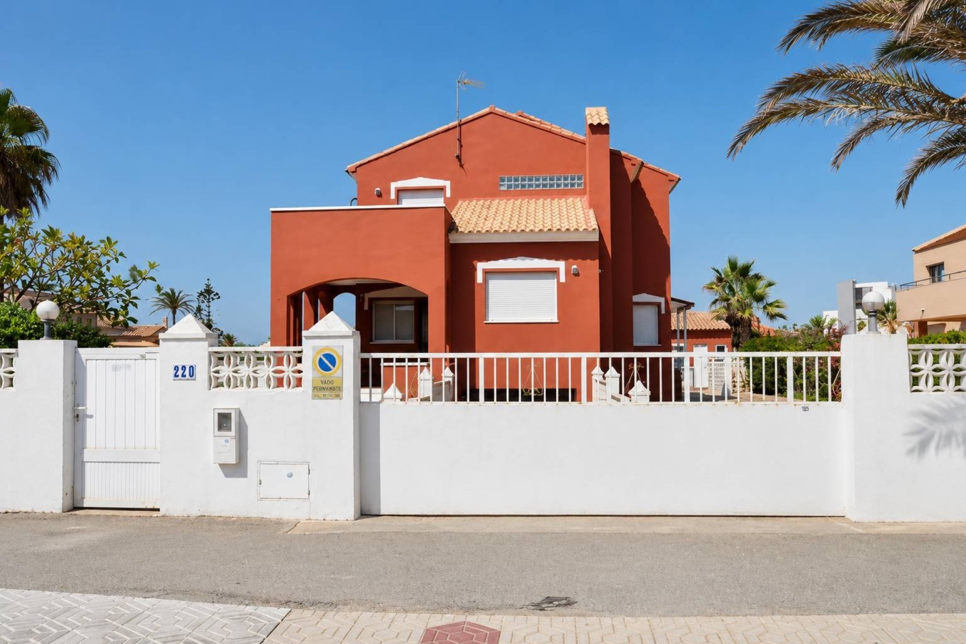 Sprzedaż - Willa wolnostojąca -
La Manga del Mar Menor - La Manga
