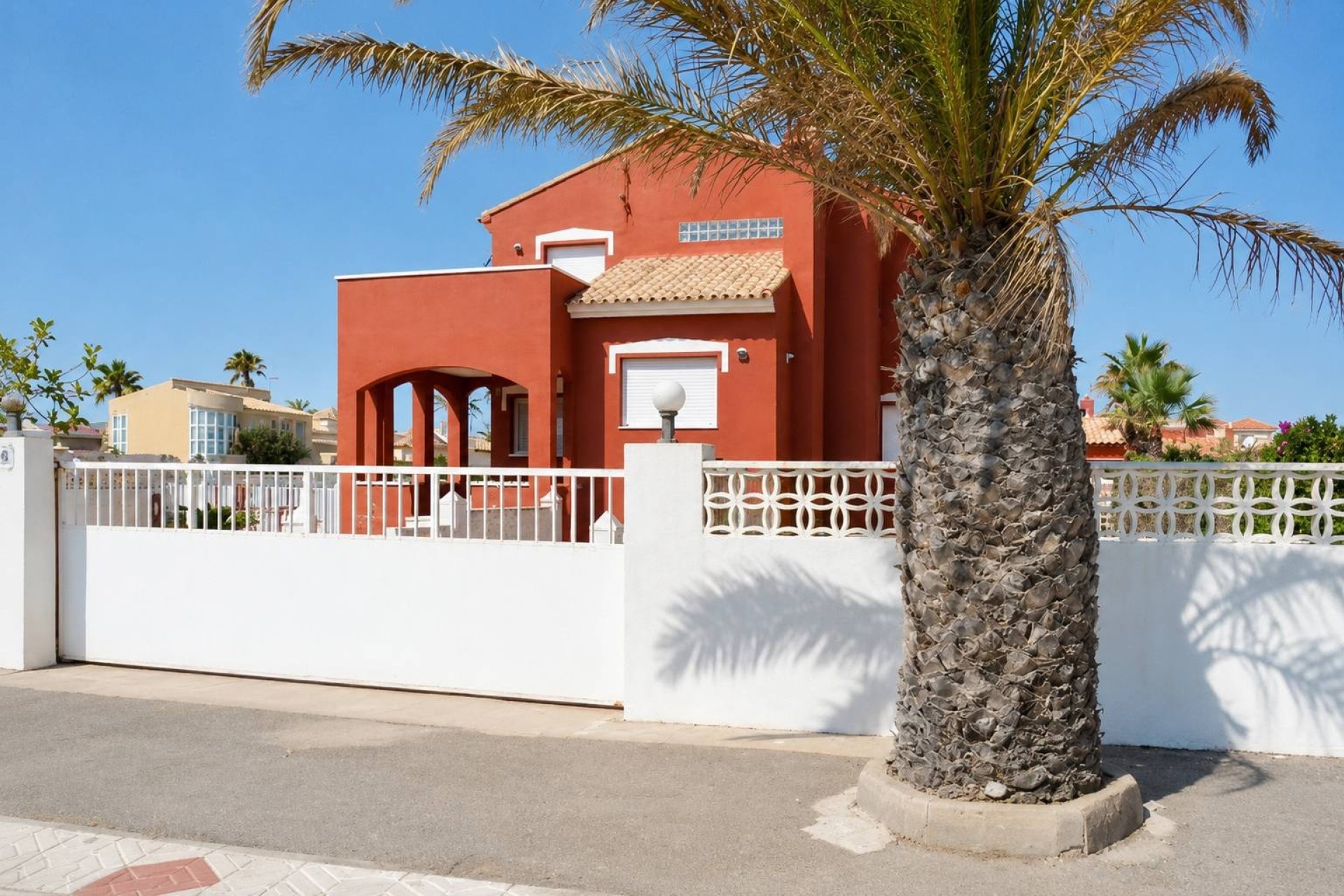 Sprzedaż - Willa wolnostojąca -
La Manga del Mar Menor - La Manga