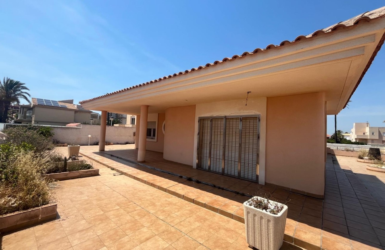 Sprzedaż - Willa wolnostojąca -
La Manga del Mar Menor - Playa Del Galán