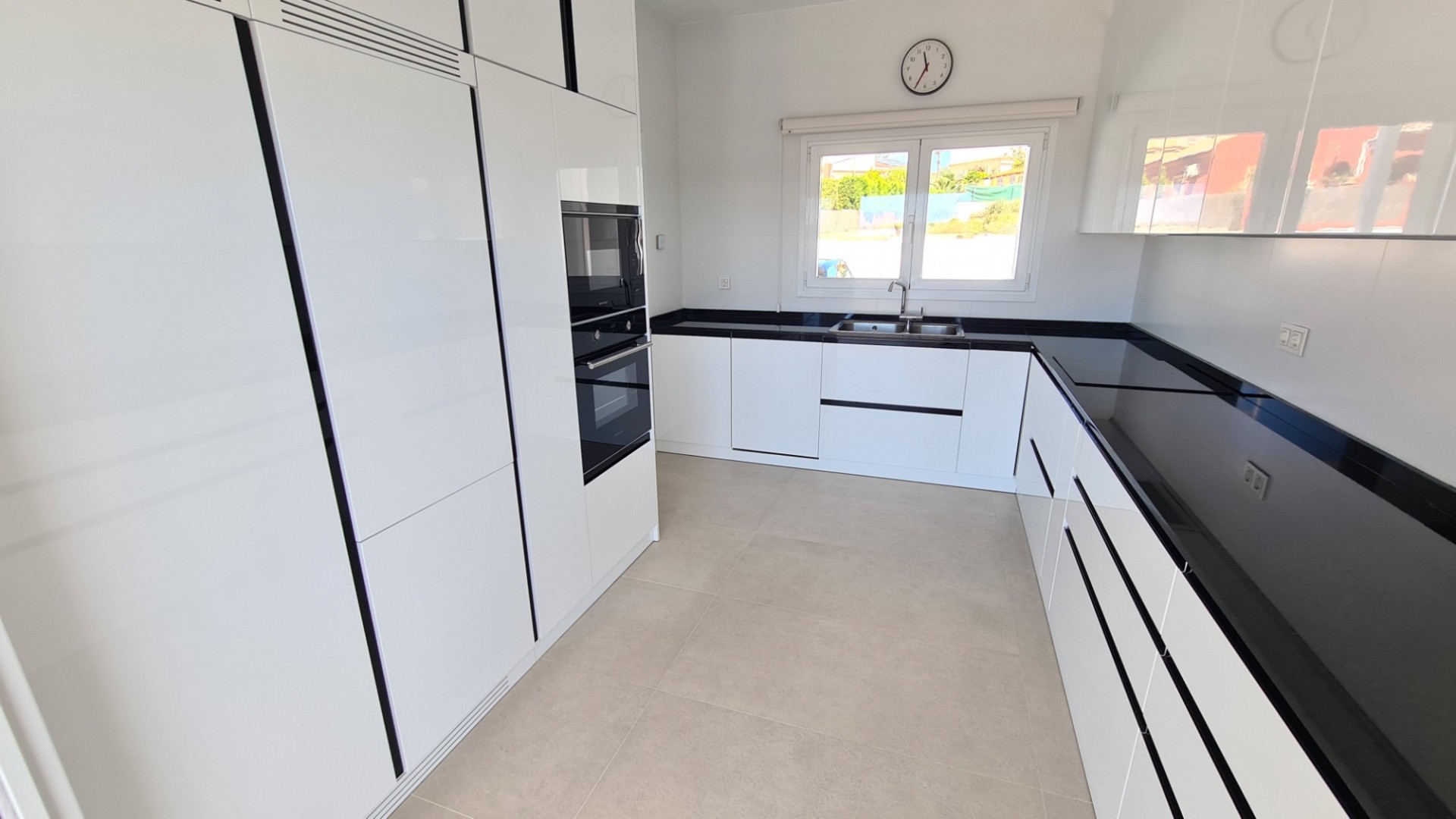 Sprzedaż - Willa wolnostojąca -
La Marina