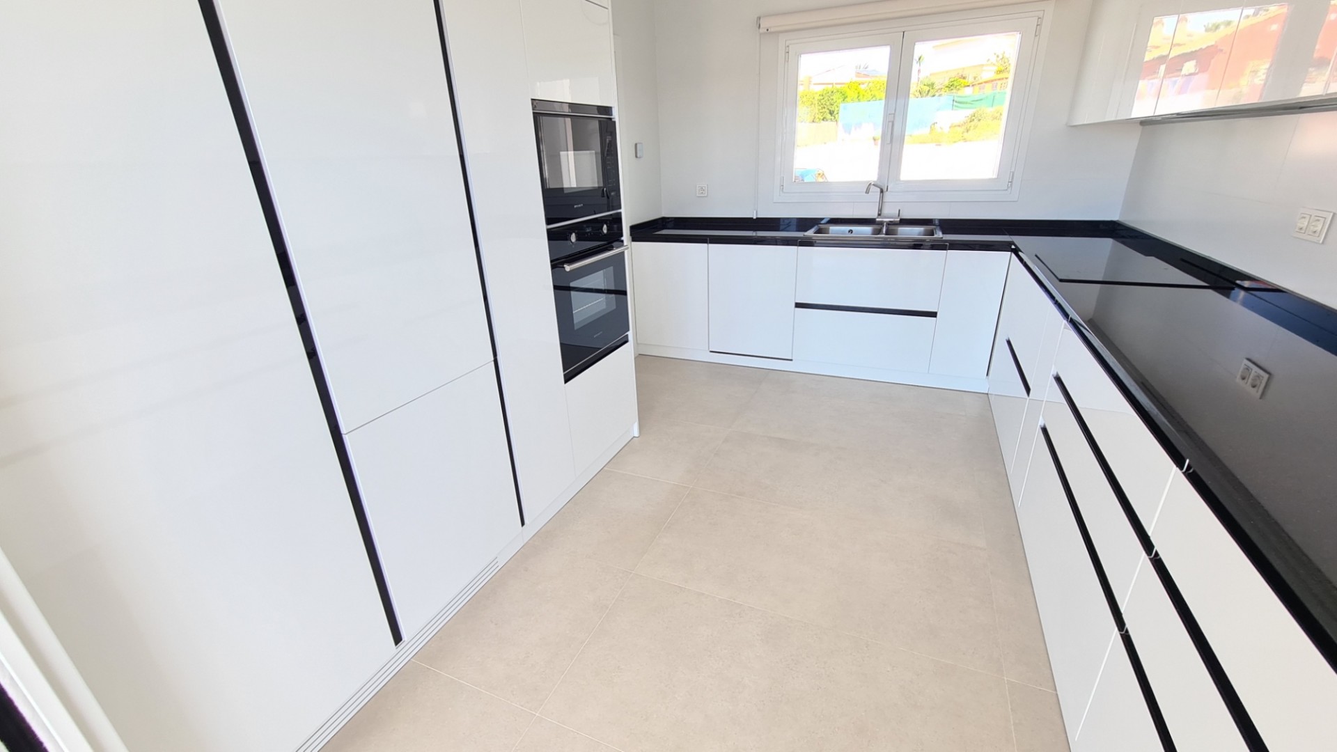 Sprzedaż - Willa wolnostojąca -
La Marina