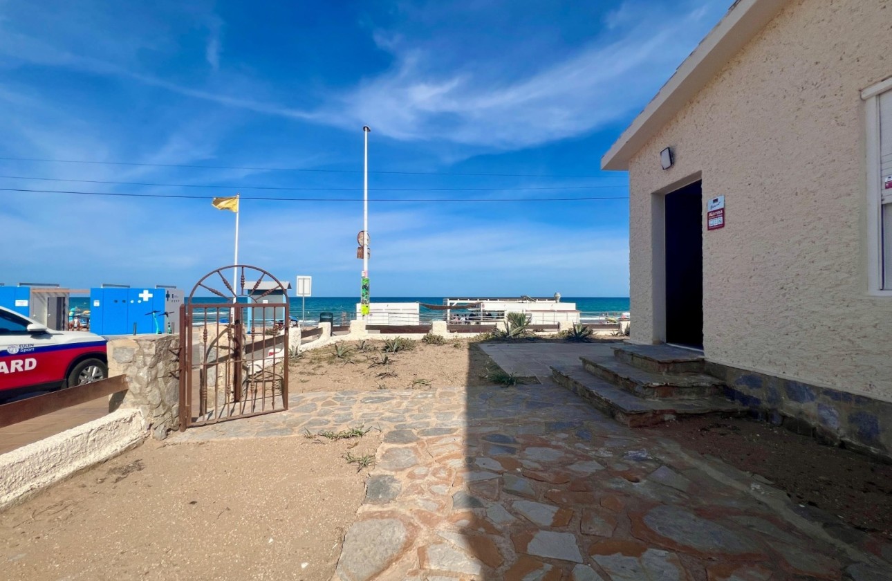 Sprzedaż - Willa wolnostojąca -
La Mata - Costa Blanca