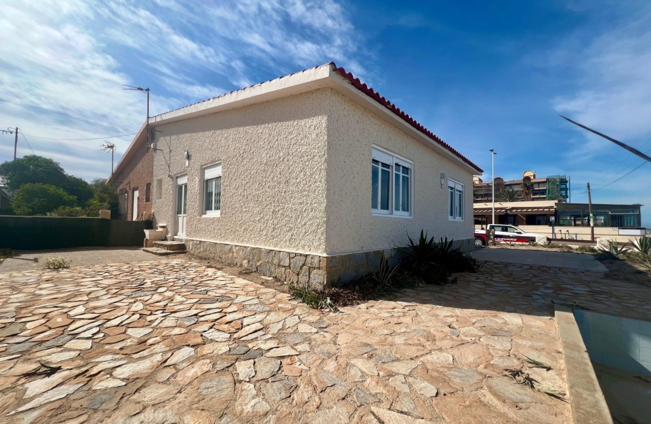 Sprzedaż - Willa wolnostojąca -
La Mata - Costa Blanca