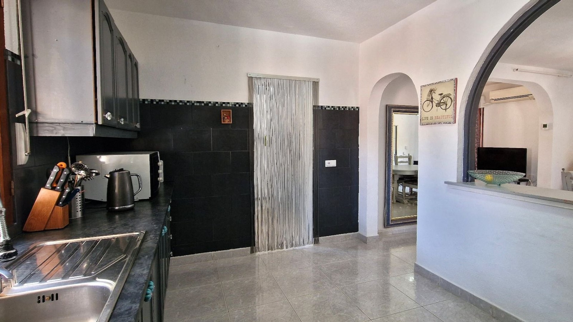 Sprzedaż - Willa wolnostojąca -
Las Filipinas