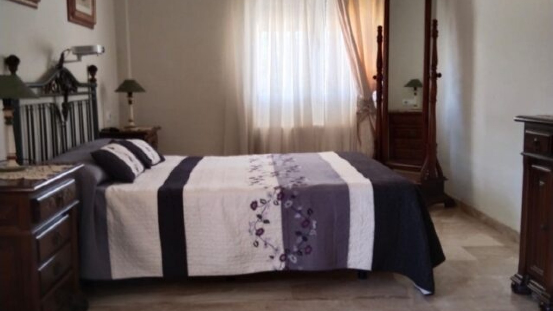 Sprzedaż - Willa wolnostojąca -
Monóvar