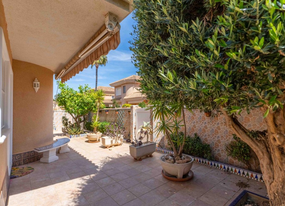 Sprzedaż - Willa wolnostojąca -
Orihuela Costa - Punta Prima