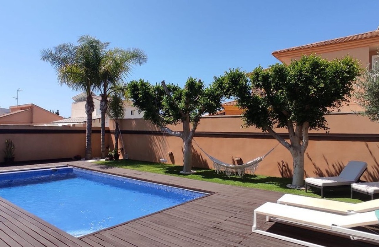 Sprzedaż - Willa wolnostojąca -
San Javier - Costa Calida