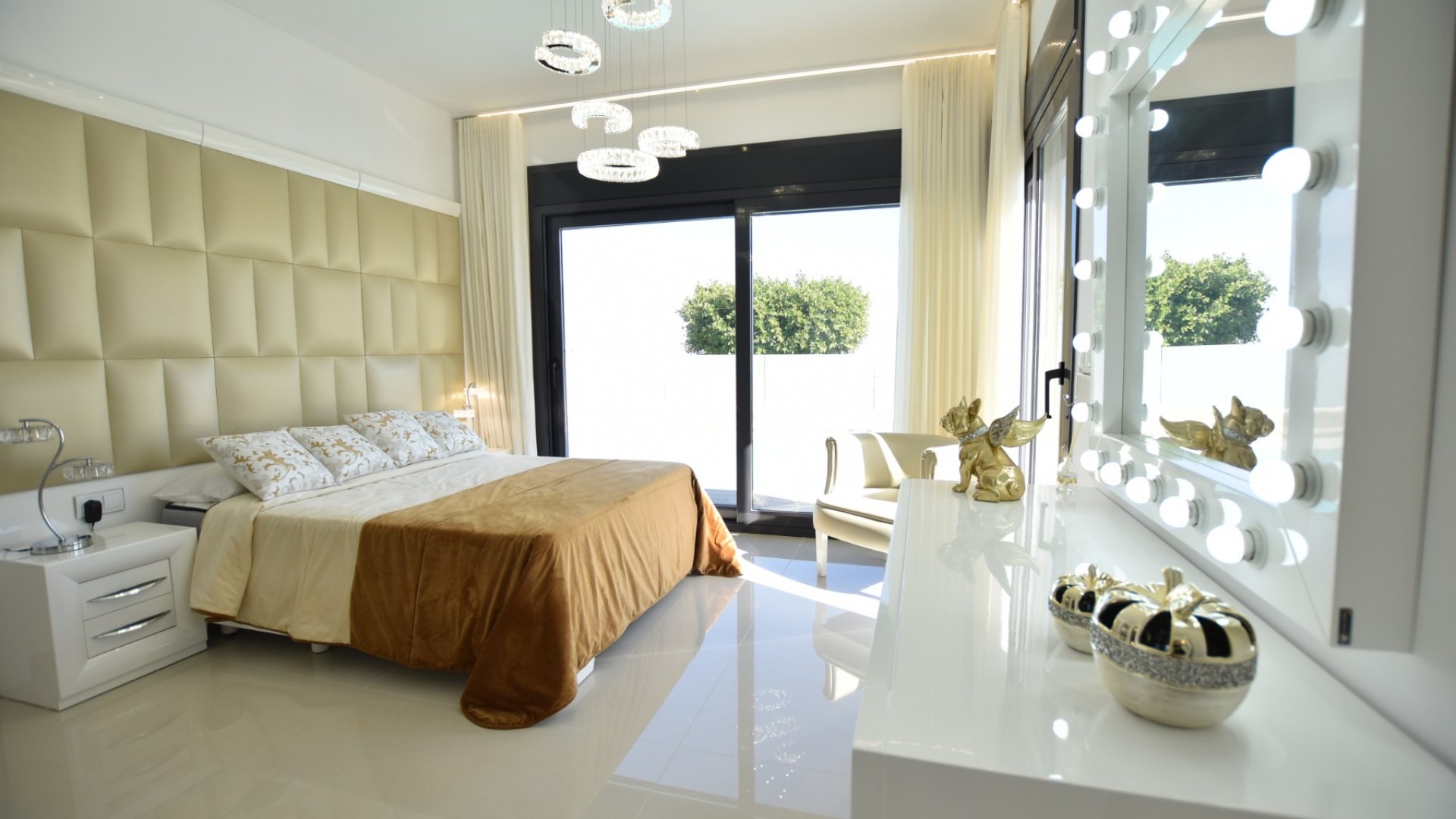 Sprzedaż - Willa wolnostojąca -
San Miguel de Salinas