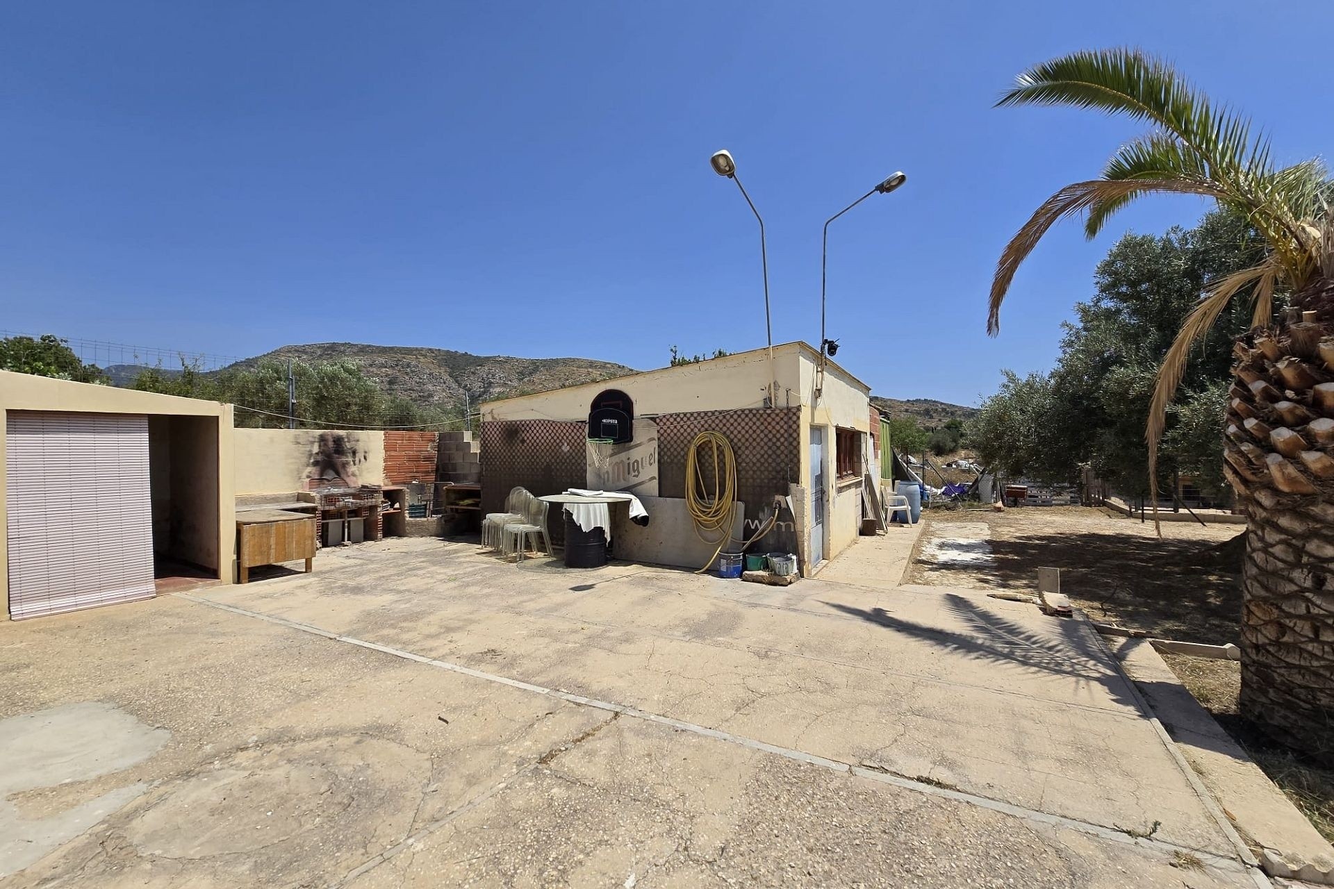 Sprzedaż - Willa wolnostojąca -
SAX