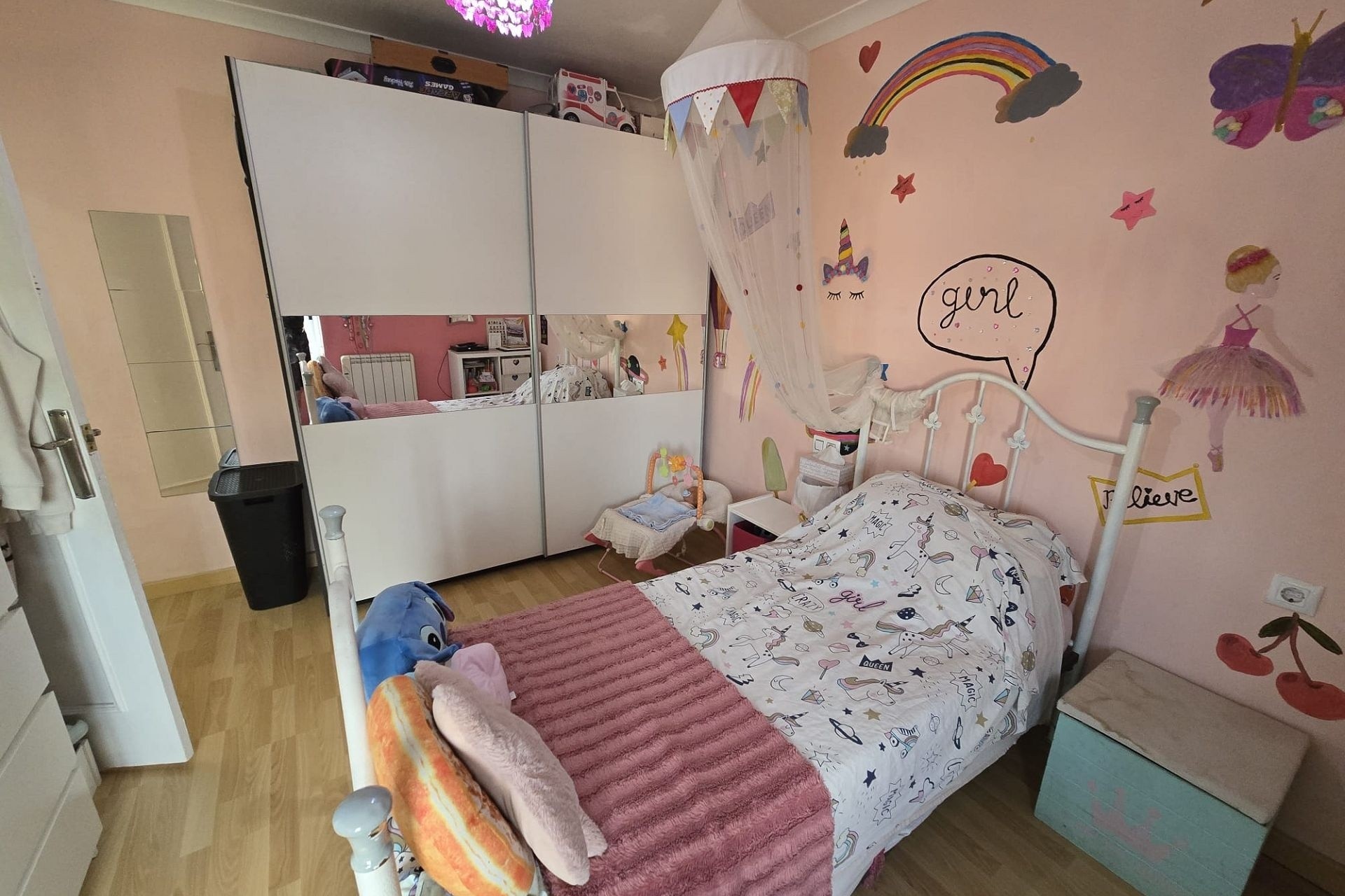 Sprzedaż - Willa wolnostojąca -
SAX