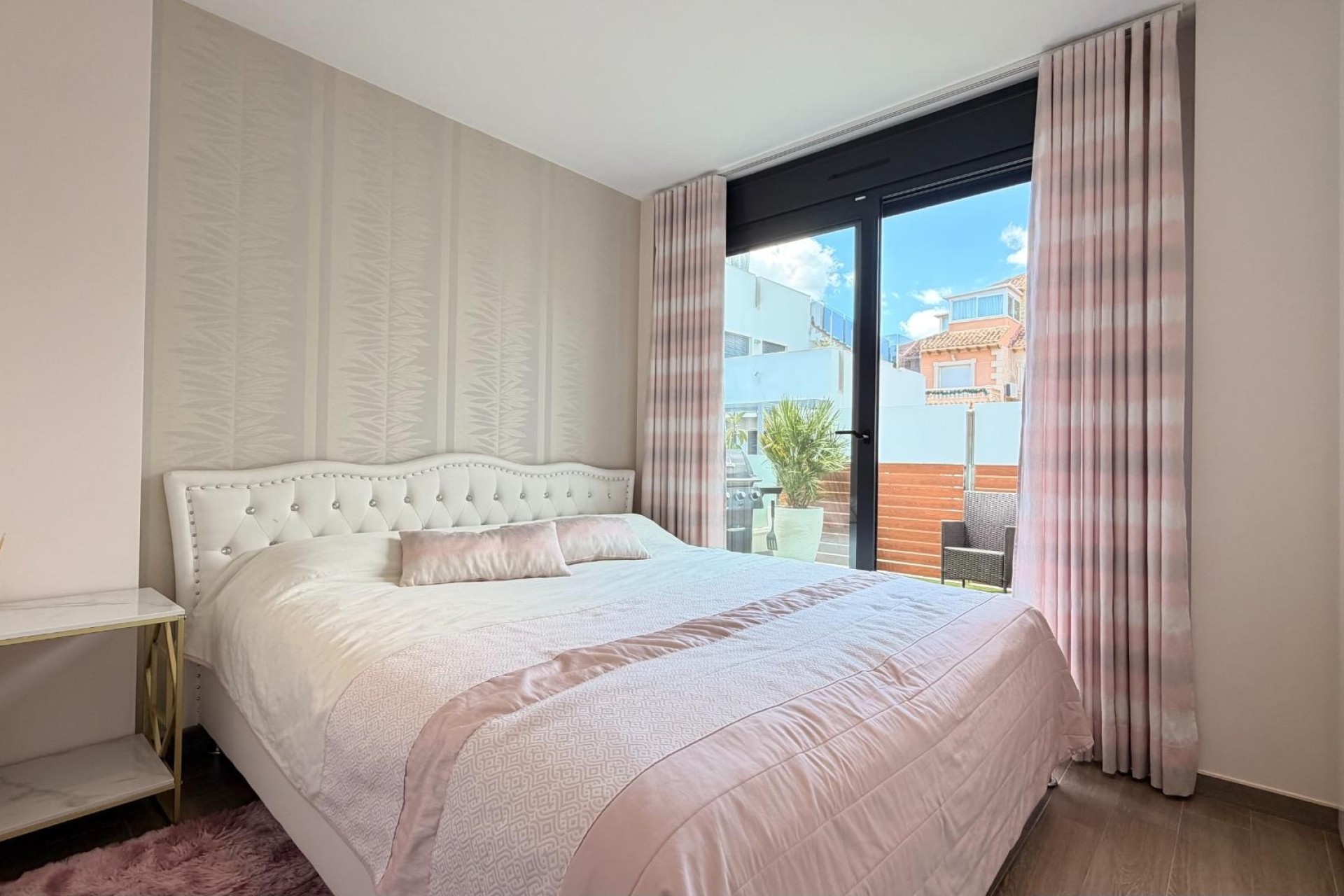 Sprzedaż - Willa wolnostojąca -
Torrevieja - Aguas Nuevas