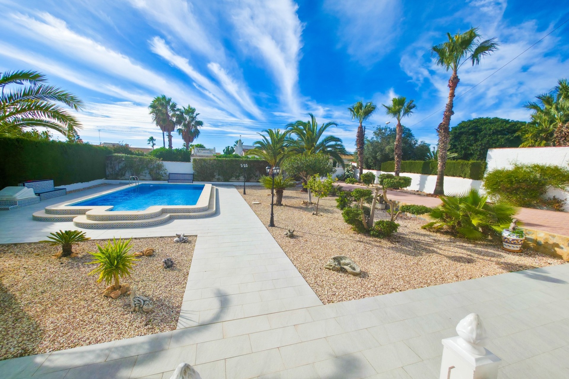 Sprzedaż - Willa wolnostojąca -
Torrevieja - Costa Blanca