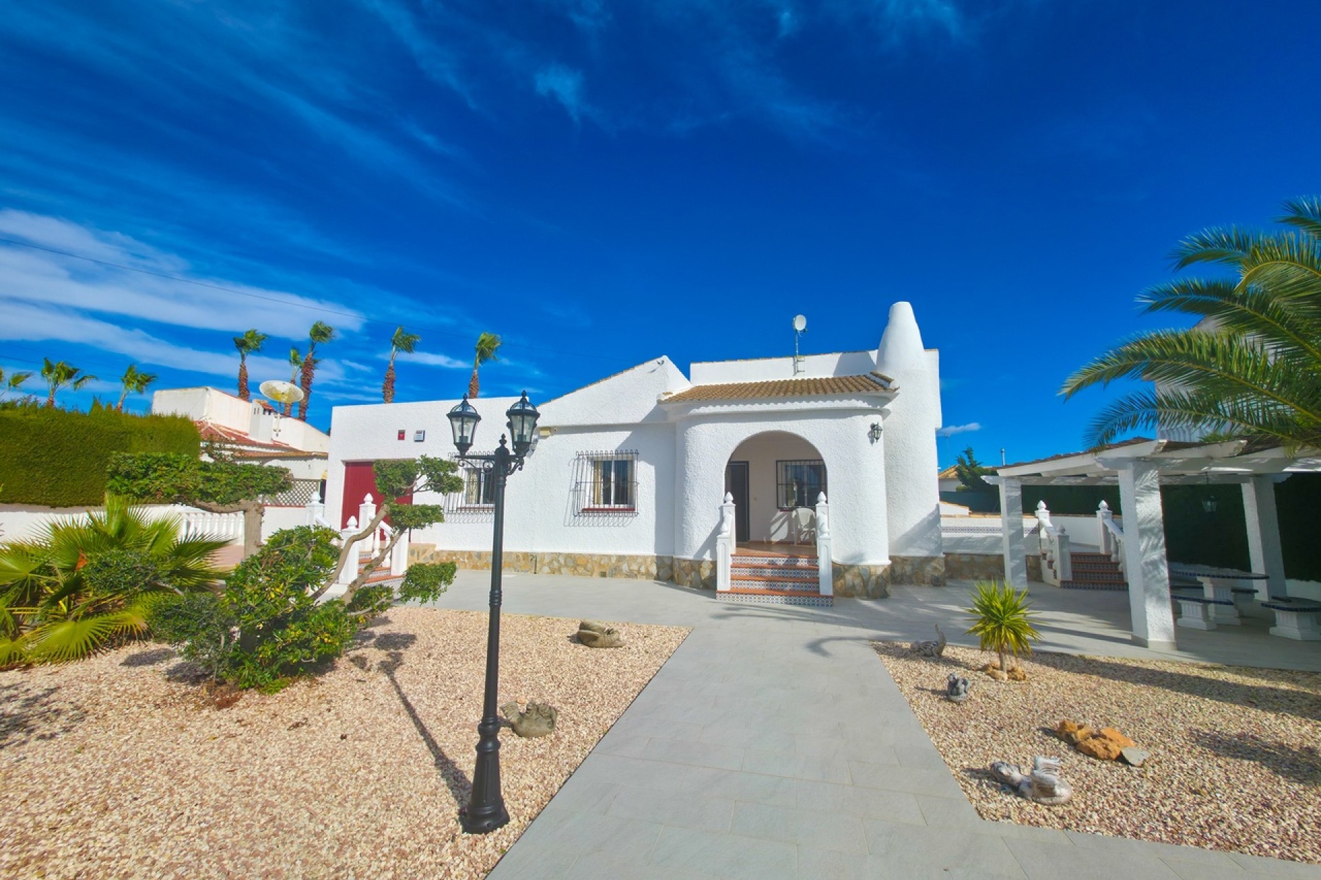 Sprzedaż - Willa wolnostojąca -
Torrevieja - Costa Blanca