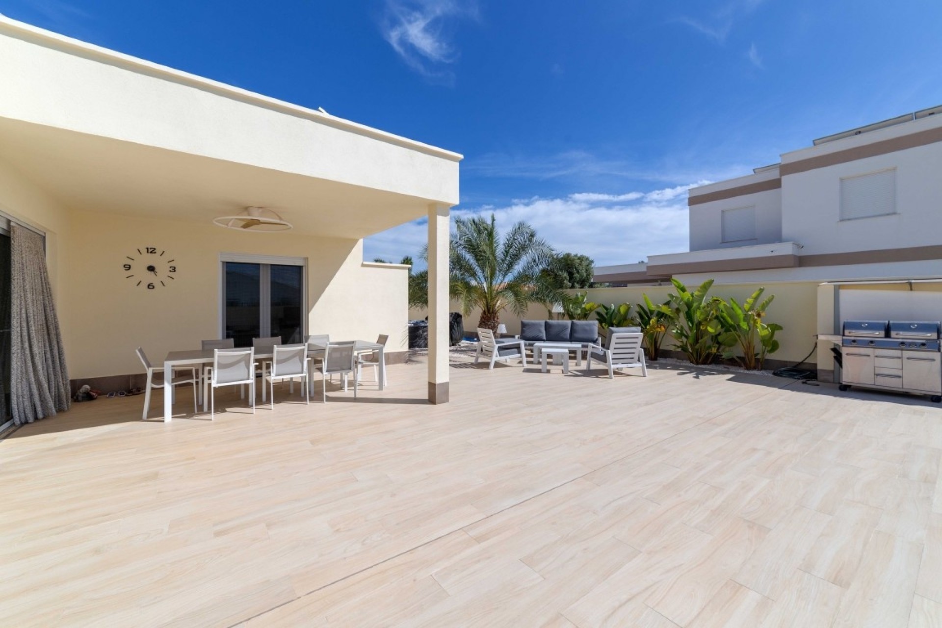 Sprzedaż - Willa wolnostojąca -
Torrevieja - Costa Blanca