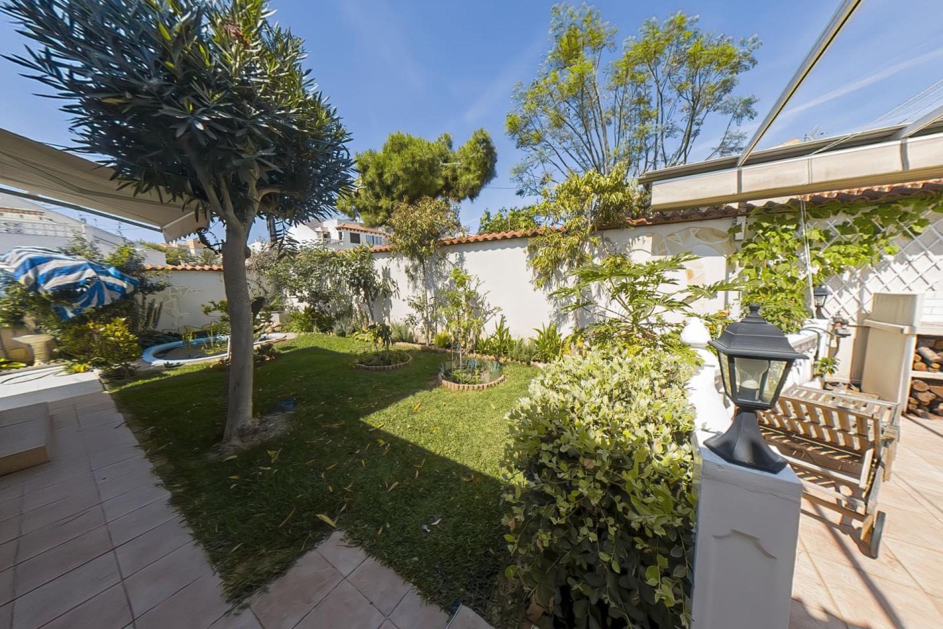 Sprzedaż - Willa wolnostojąca -
Torrevieja - Costa Blanca