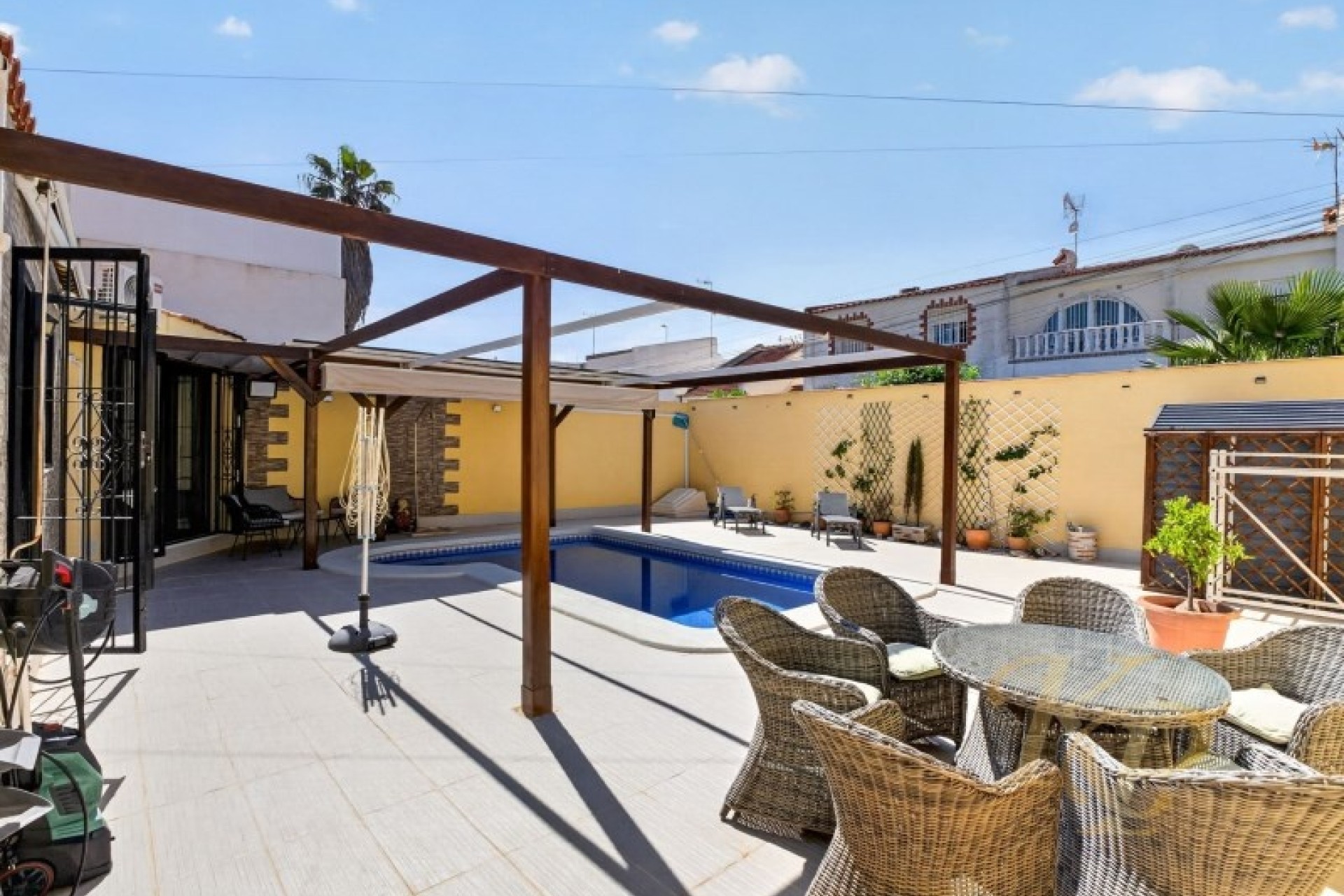 Sprzedaż - Willa wolnostojąca -
Torrevieja - Costa Blanca