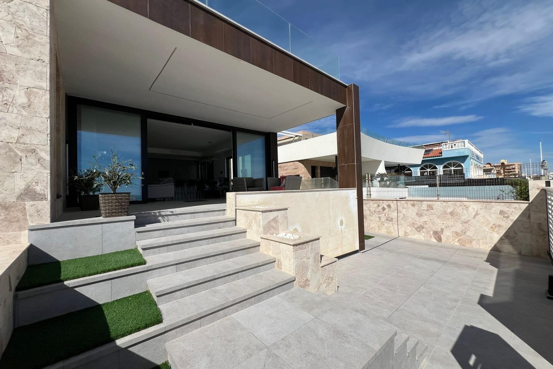 Sprzedaż - Willa wolnostojąca -
Torrevieja - La Mata