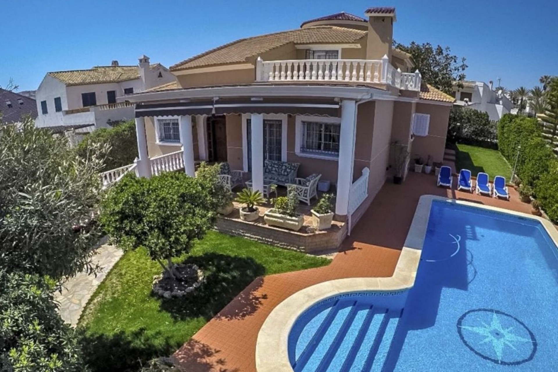 Sprzedaż - Willa wolnostojąca -
Torrevieja - La Mata