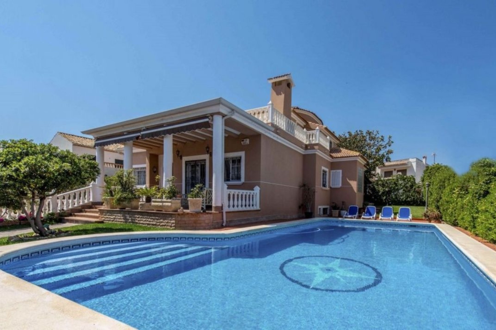 Sprzedaż - Willa wolnostojąca -
Torrevieja - La Mata