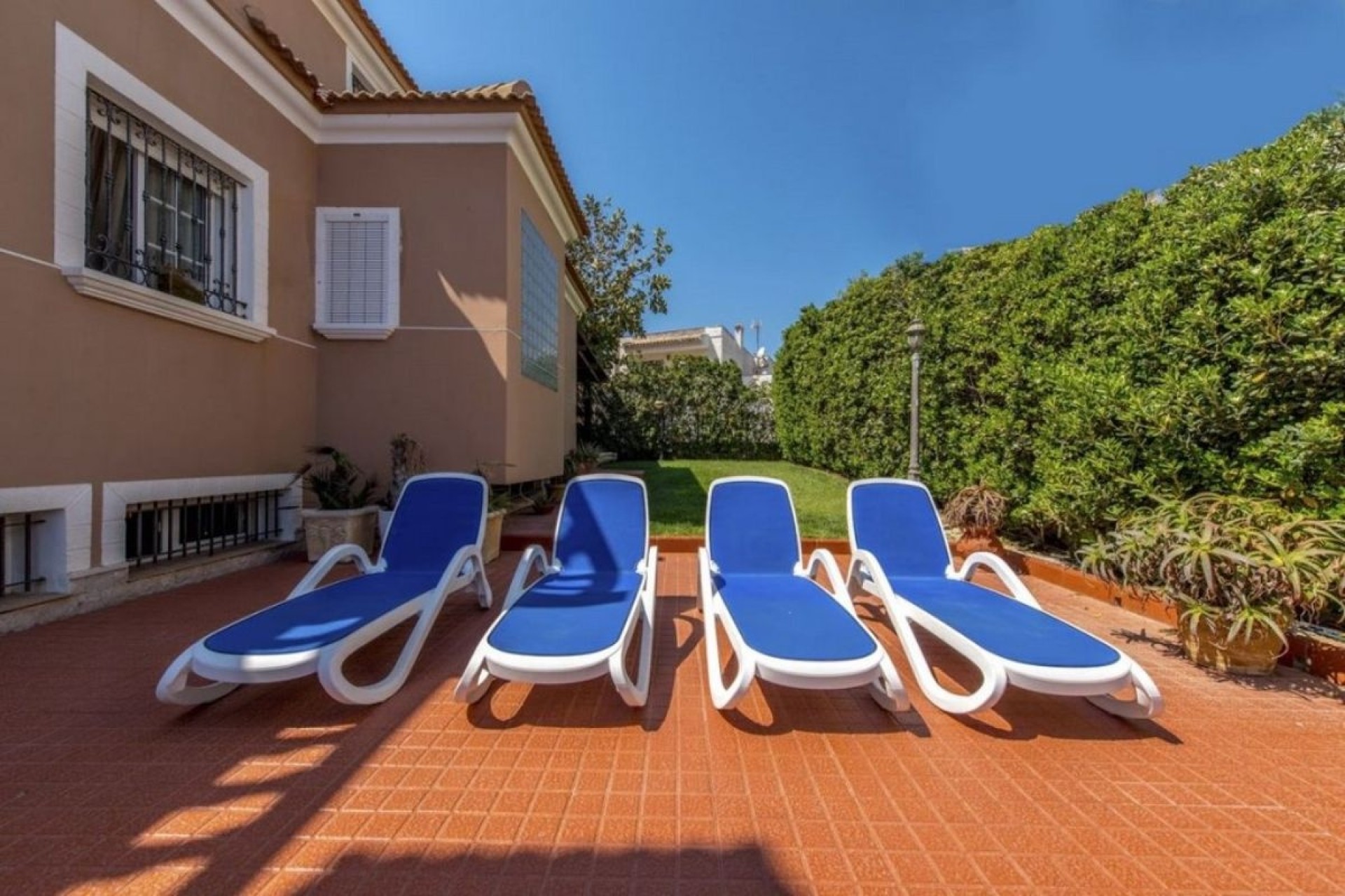 Sprzedaż - Willa wolnostojąca -
Torrevieja - La Mata