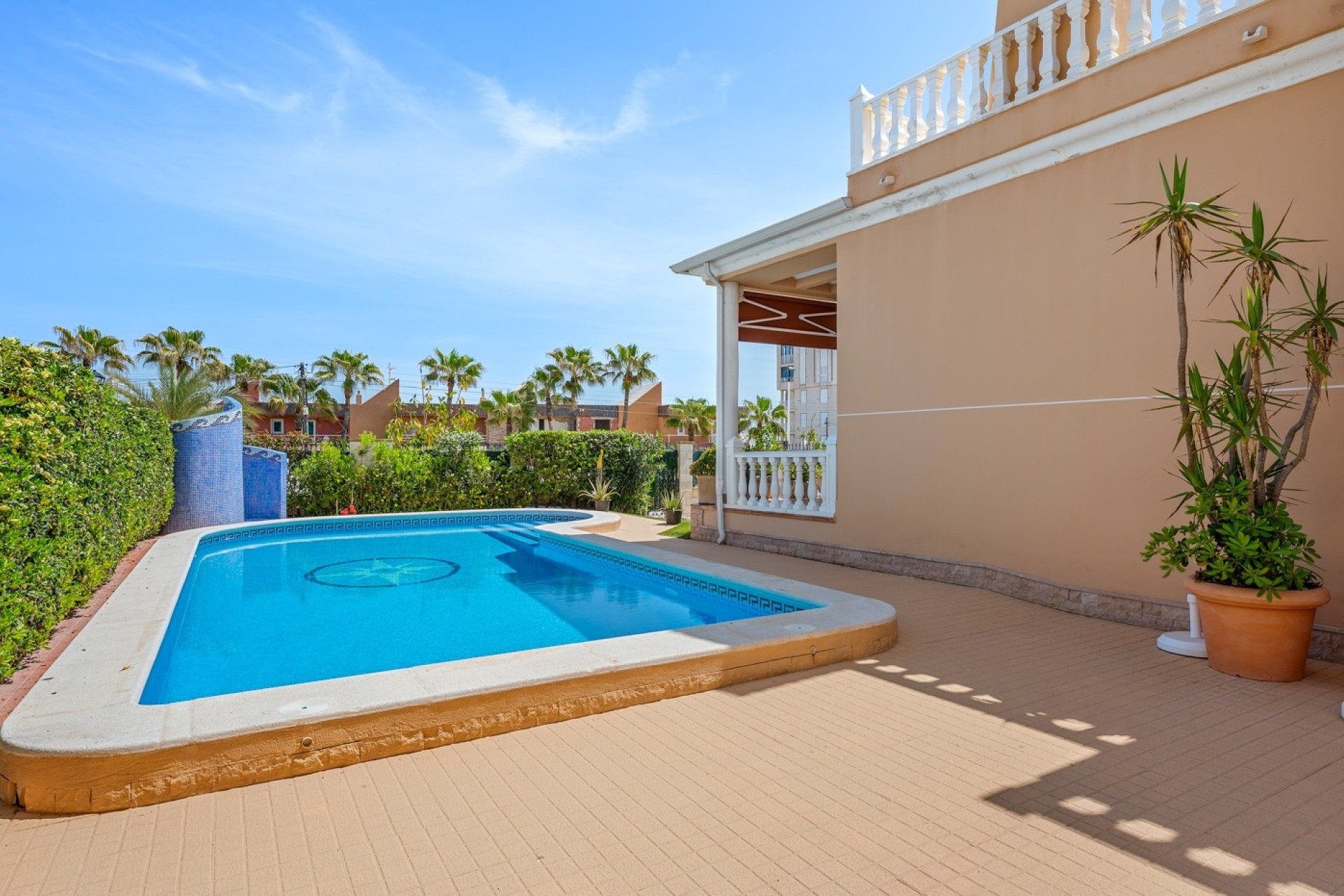 Sprzedaż - Willa wolnostojąca -
Torrevieja - La Mata