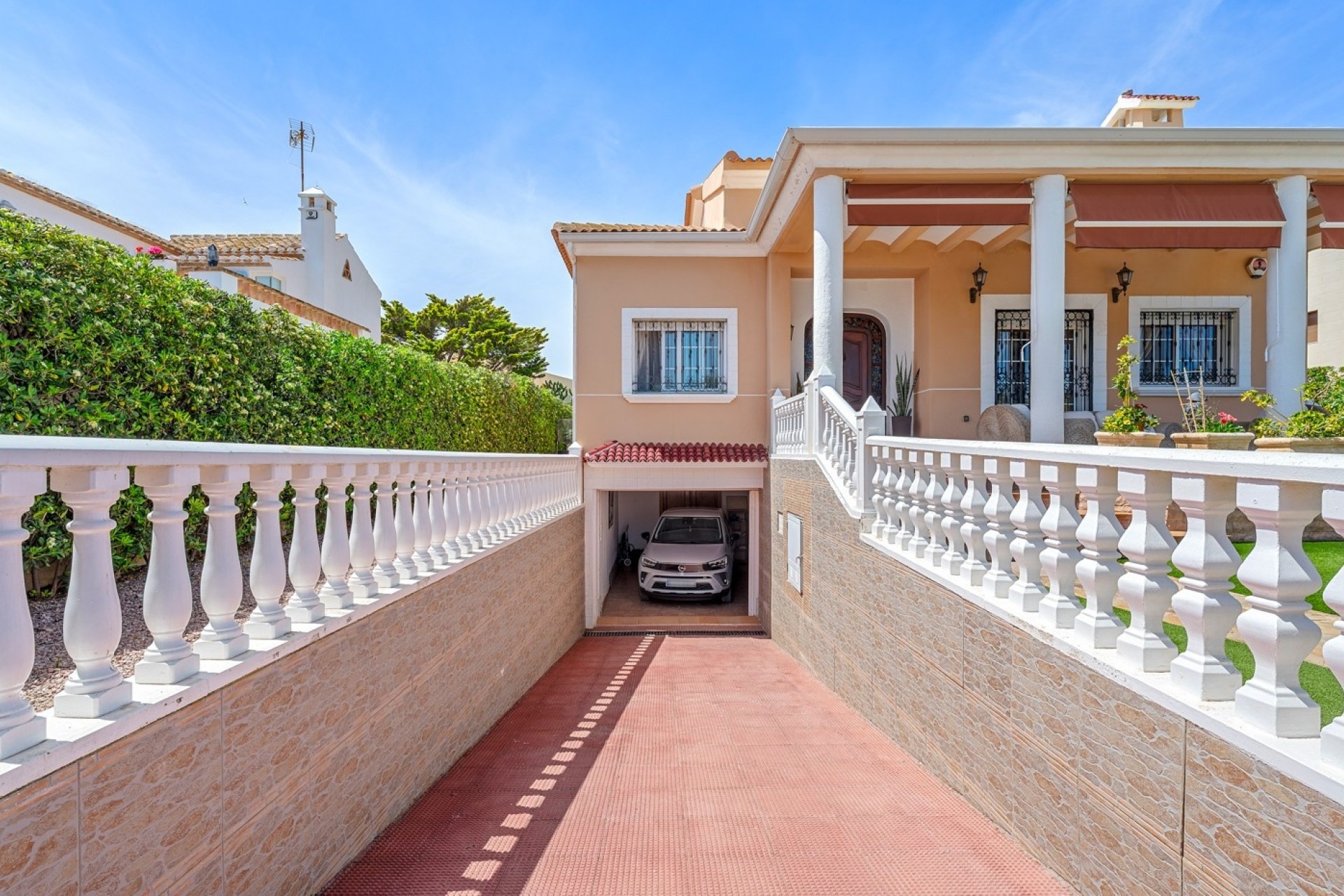 Sprzedaż - Willa wolnostojąca -
Torrevieja - La Mata