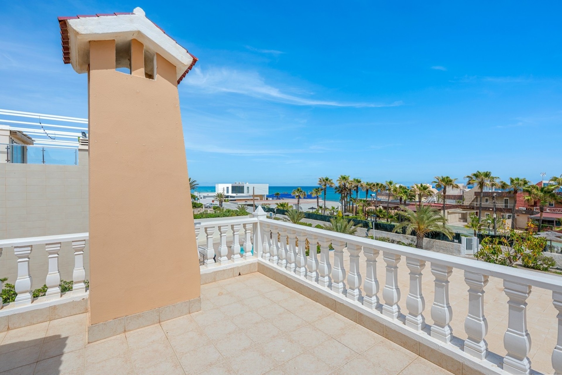 Sprzedaż - Willa wolnostojąca -
Torrevieja - La Mata