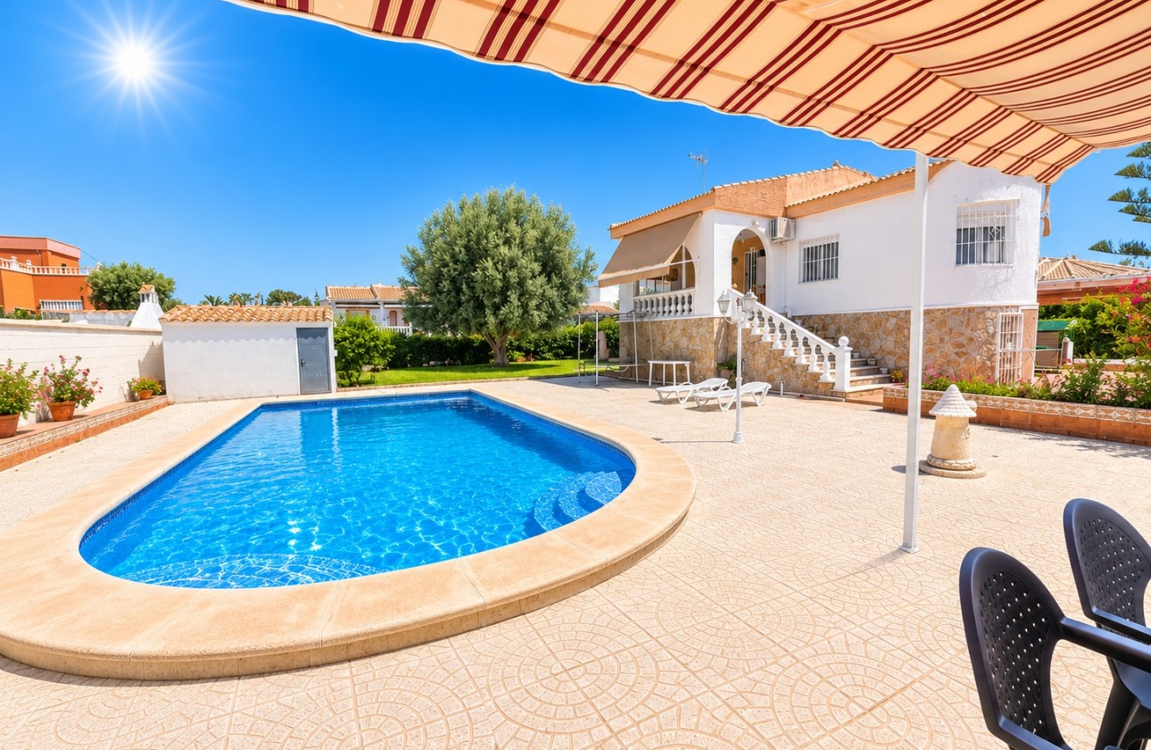 Sprzedaż - Willa wolnostojąca -
Torrevieja - La Siesta