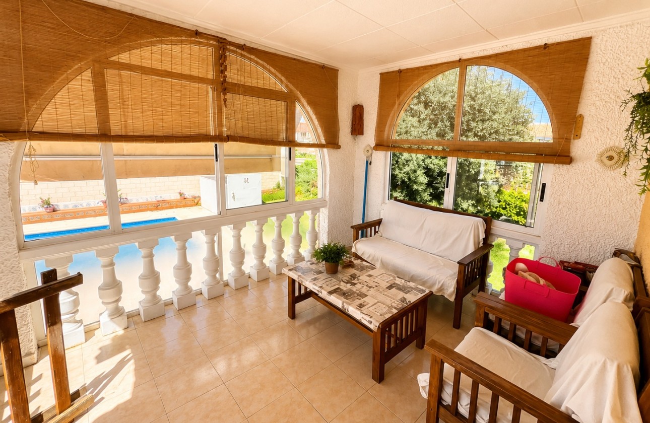 Sprzedaż - Willa wolnostojąca -
Torrevieja - La Siesta