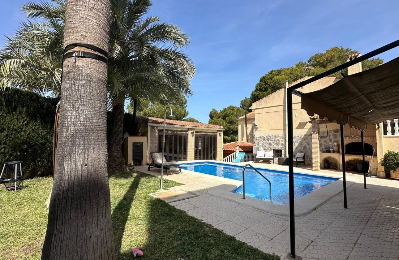 Sprzedaż - Willa wolnostojąca -
Torrevieja - Los Balcones
