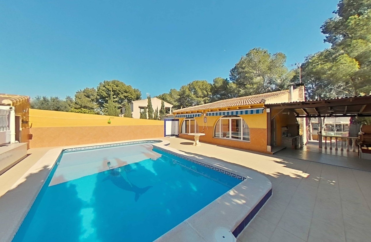 Sprzedaż - Willa wolnostojąca -
Torrevieja - Los Balcones