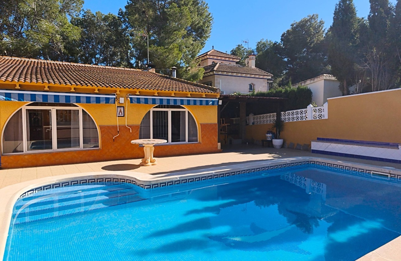 Sprzedaż - Willa wolnostojąca -
Torrevieja - Los Balcones