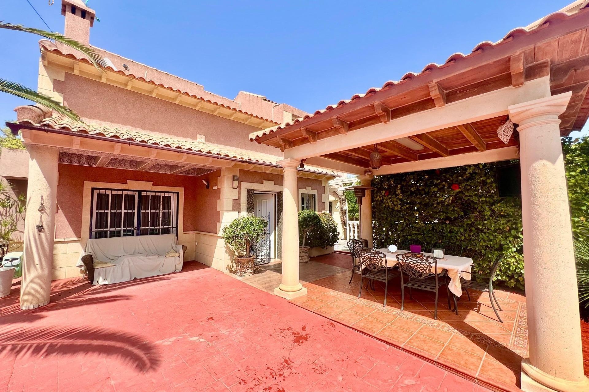 Sprzedaż - Willa wolnostojąca -
Torrevieja - Los Balcones