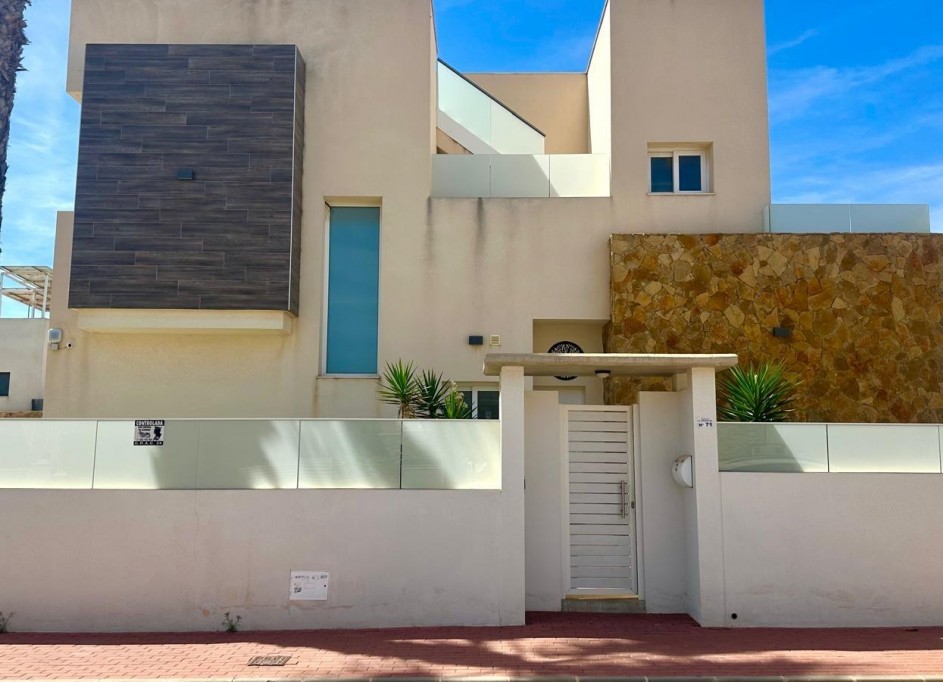 Sprzedaż - Willa wolnostojąca -
Torrevieja - Miramar - Torre del Moro