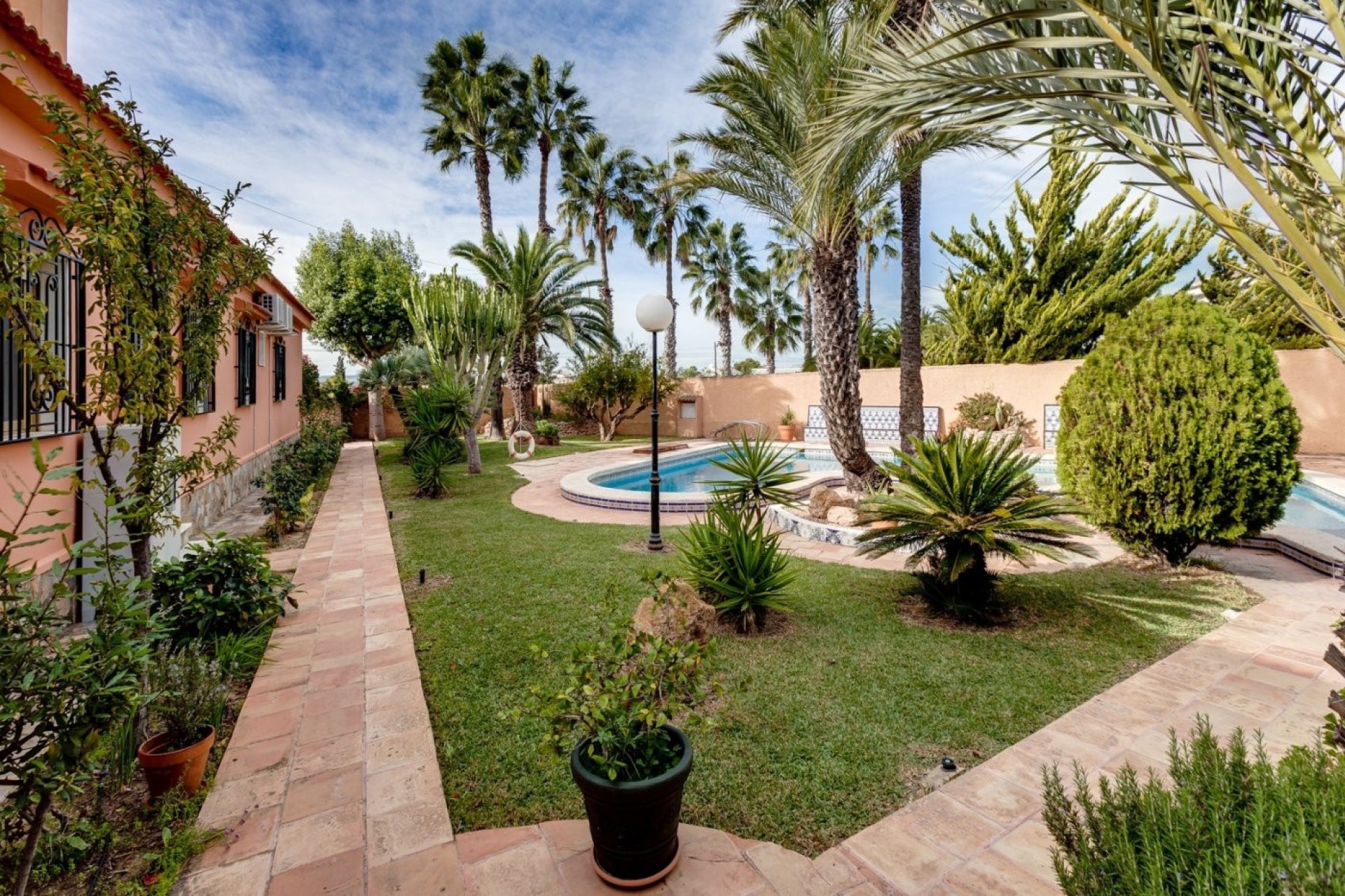 Sprzedaż - Willa wolnostojąca -
Torrevieja - San Luis