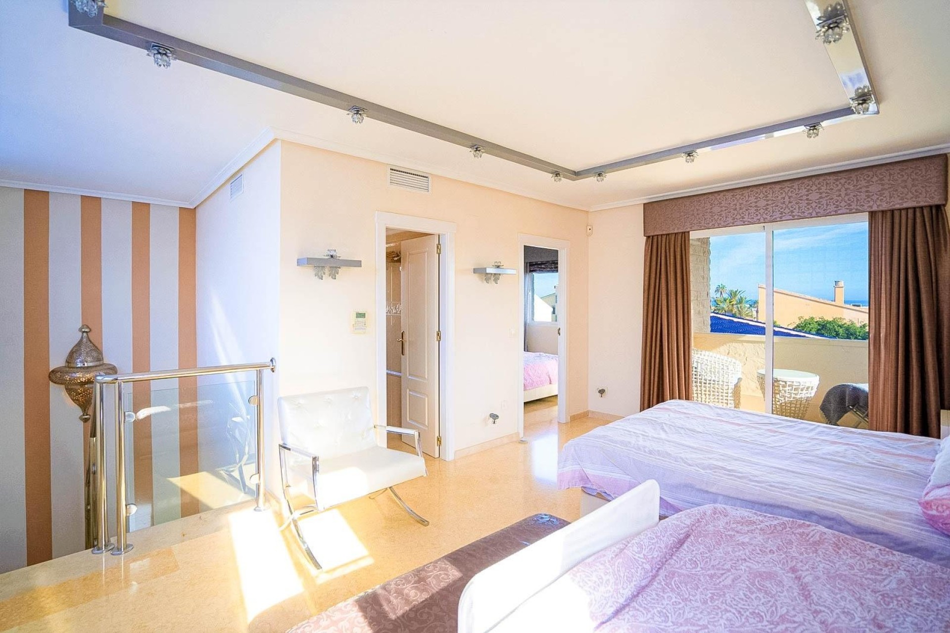Sprzedaż - Willa wolnostojąca -
Torrevieja - Torre la mata